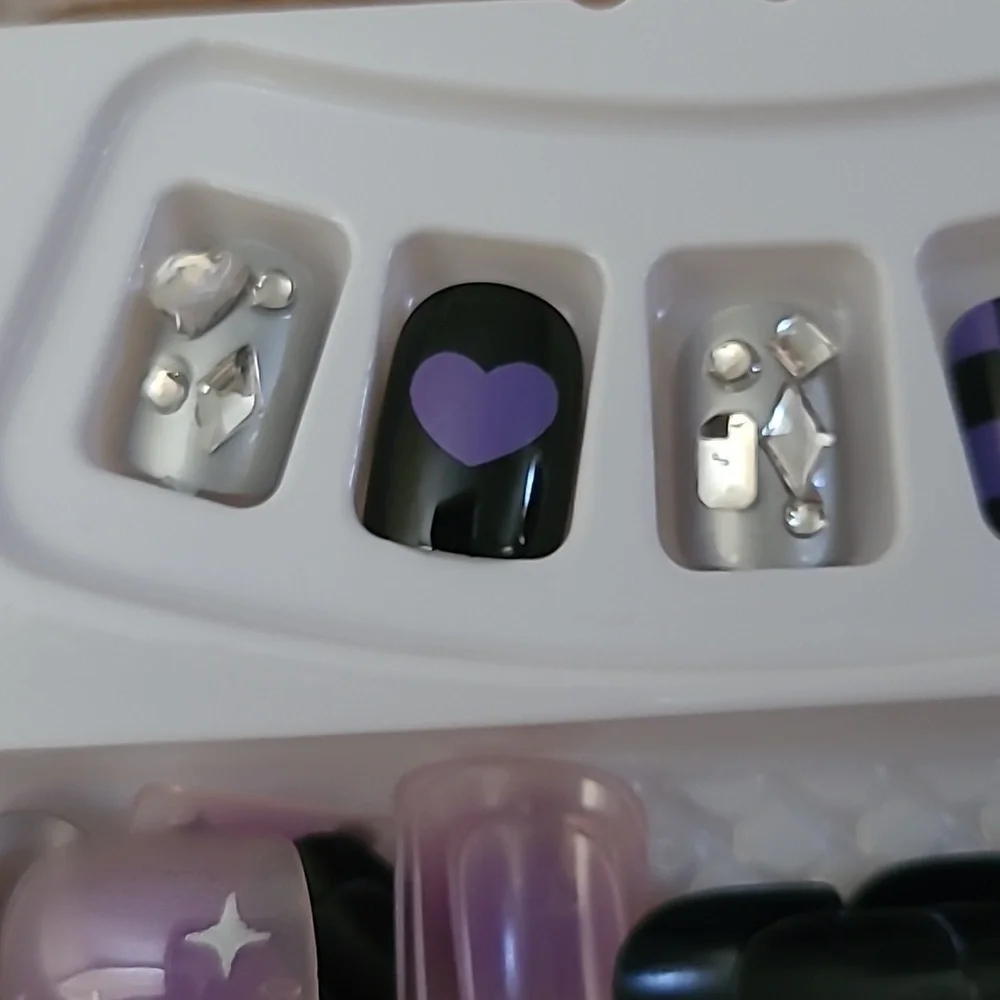 2/$16 3D Rhinestone Hearts Checkerboard Press On Nails